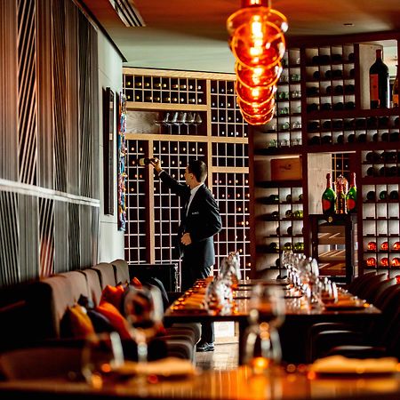Intercontinental Dubai Marina By Ihg Hotel Ngoại thất bức ảnh Wine cellar at the restaurant