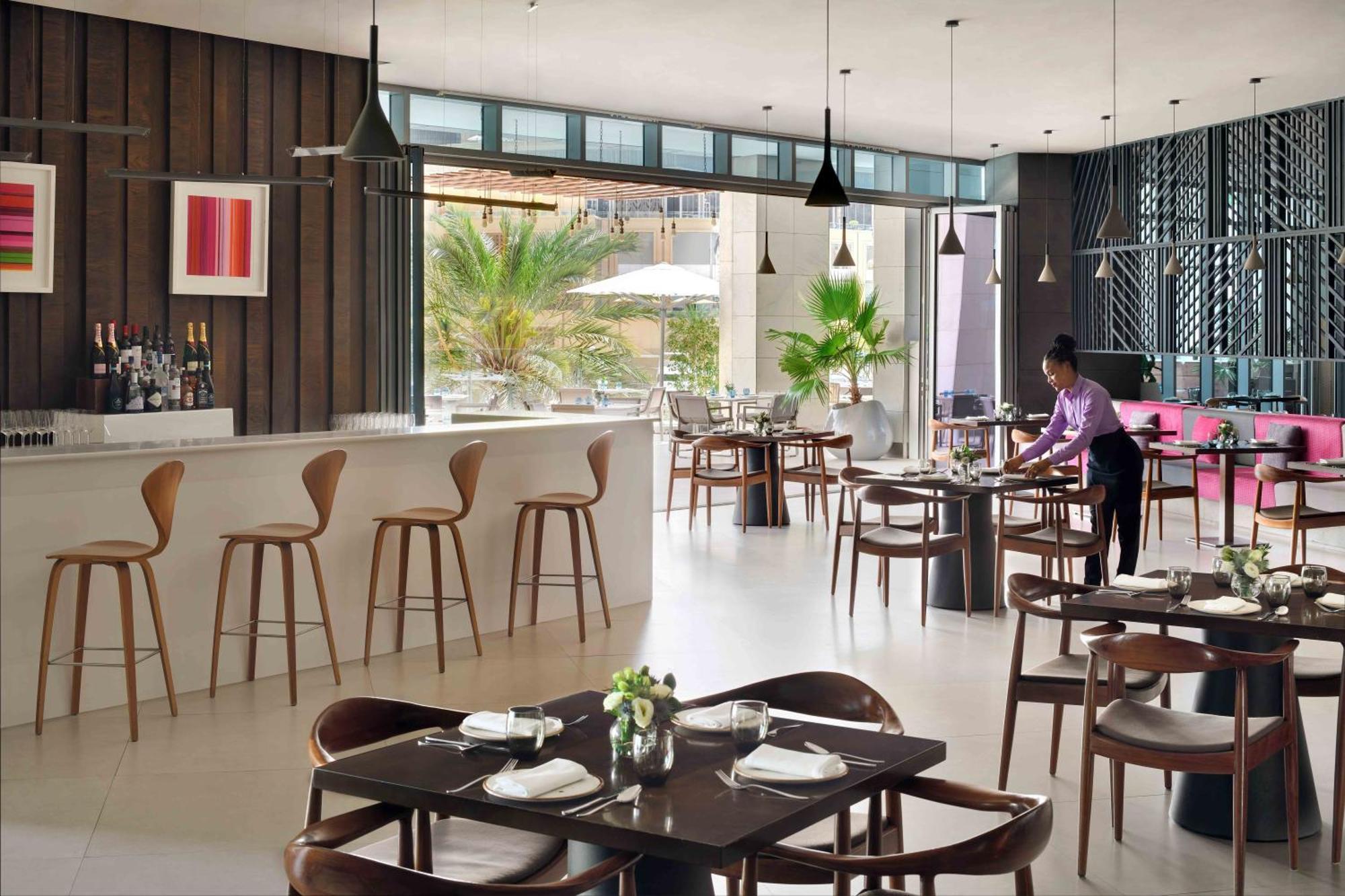 Intercontinental Dubai Marina By Ihg Hotel Ngoại thất bức ảnh The restaurant